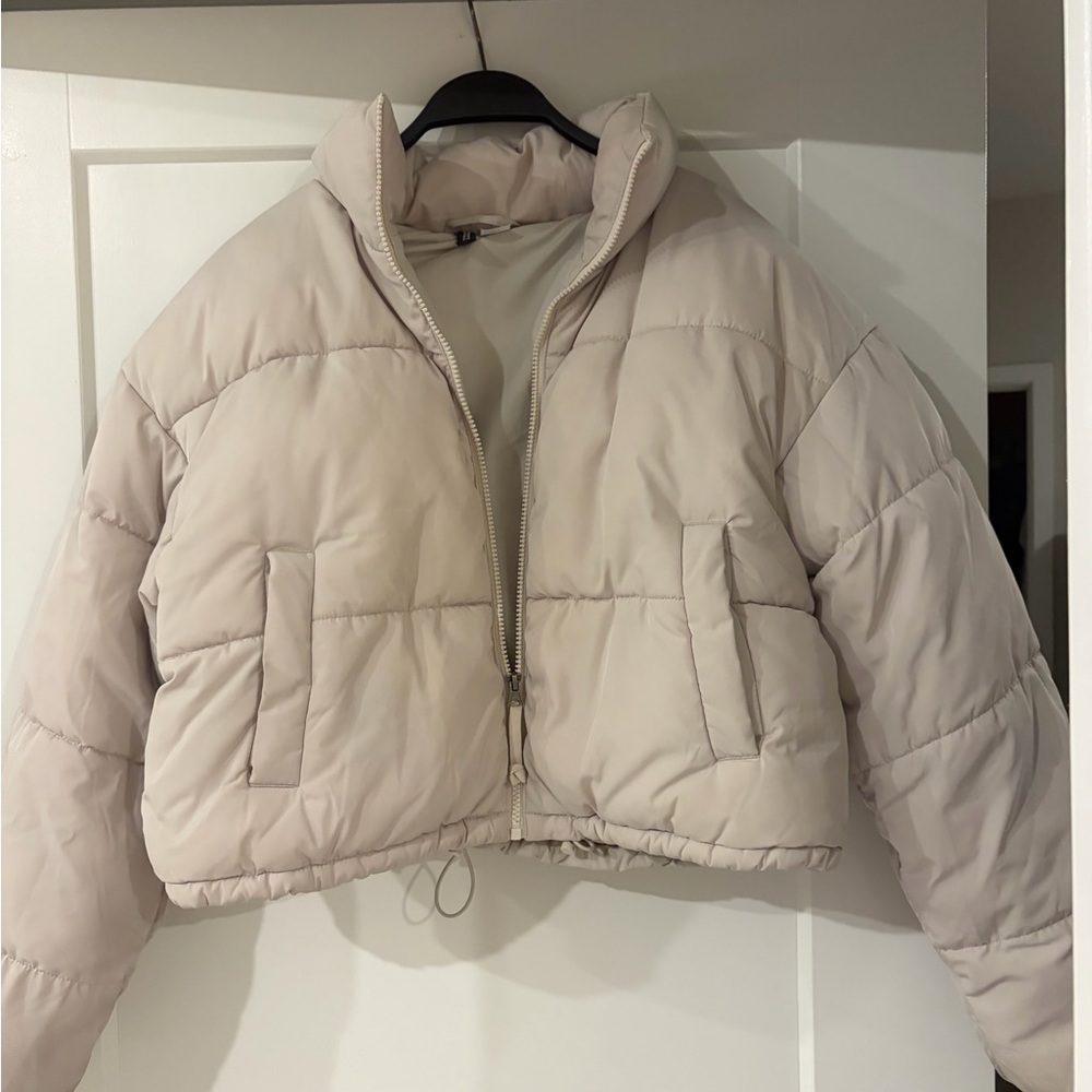 H&M Women's Cream Puffer Jacket